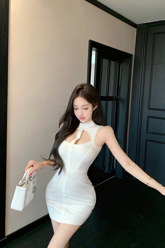 White Sleeveless Bodycon Knit Dress for Women - Image 5